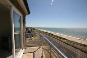 3 bedroom Flat for s...